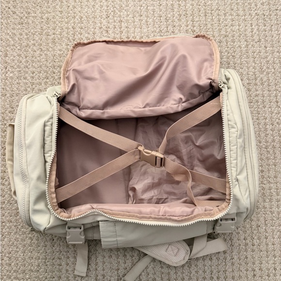 BagSmart Blast Travel Backpack 28L standard - Picture 6 of 9